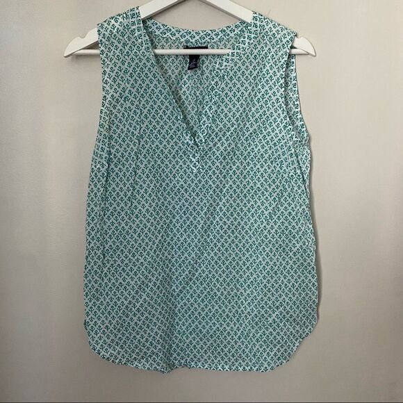 Gap Blouse Sleeveless Floral Print V-Neck Top Casual Lightweight Trendy Pattern - Picture 1 of 6